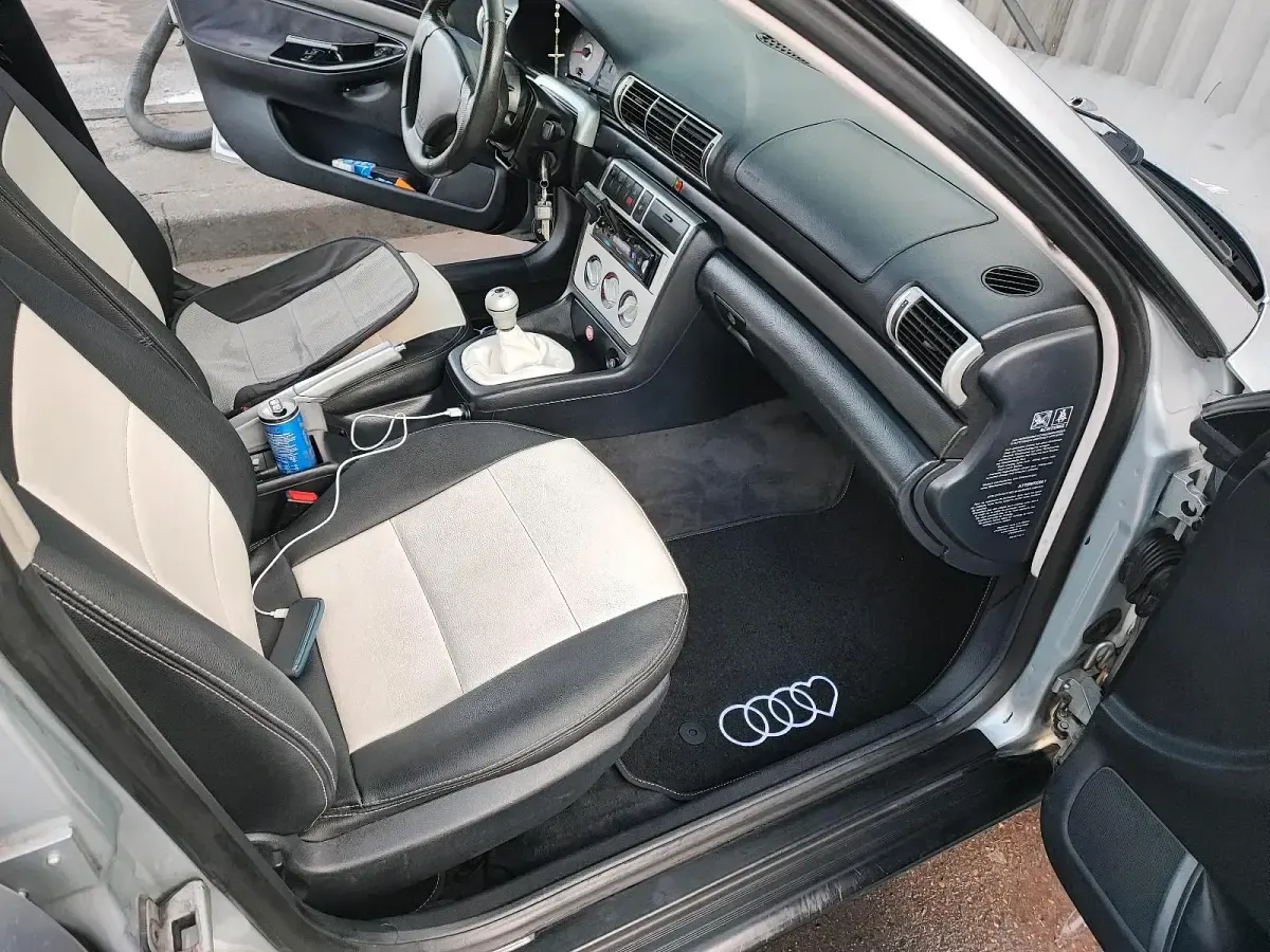 Gebraucht Audi A4 101 PS (74 kW) 1996 Silber Limousine