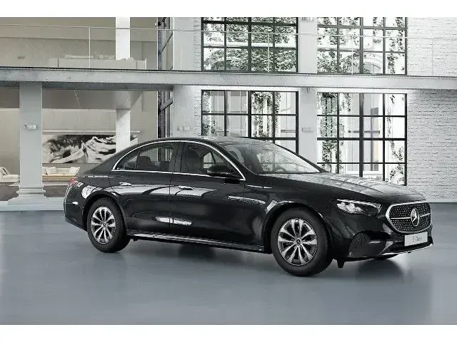 Gebraucht Mercedes E220 Avantgarde 197 PS (144 kW) 2026 Schwarz Limousine