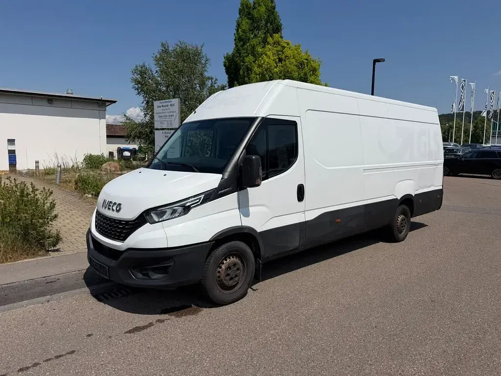 Gebraucht Iveco Daily 155 PS (114 kW) 2021 Weiß Limousine