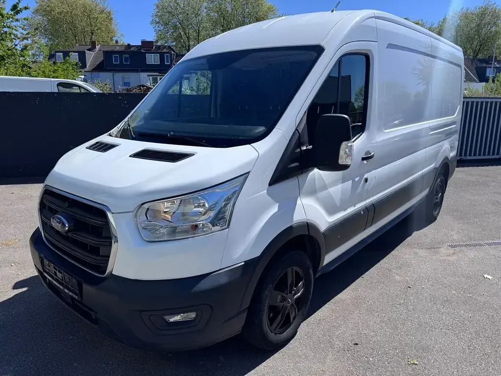 Używany Ford Transit Trend 131 KM (96 kW) 2022 Biały Sedan/Limuzyna