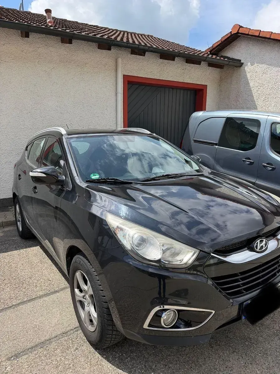 Gebraucht Hyundai Tucson 163 PS (119 kW) 2010 Schwarz SUV