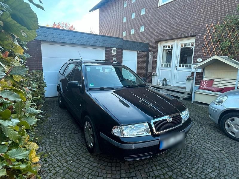 Schwarz Gebraucht 2003 Skoda Octavia Kombi | 580 € (Superpreis) - Bild 1/4