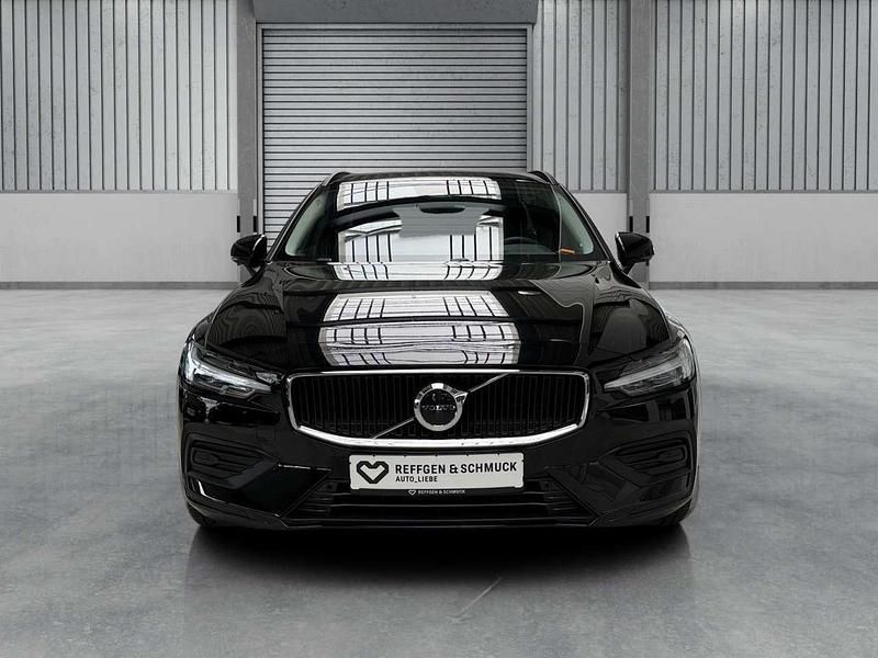 Gebraucht Volvo V60 163 PS (119 kW) 2022 Black stone Kombi