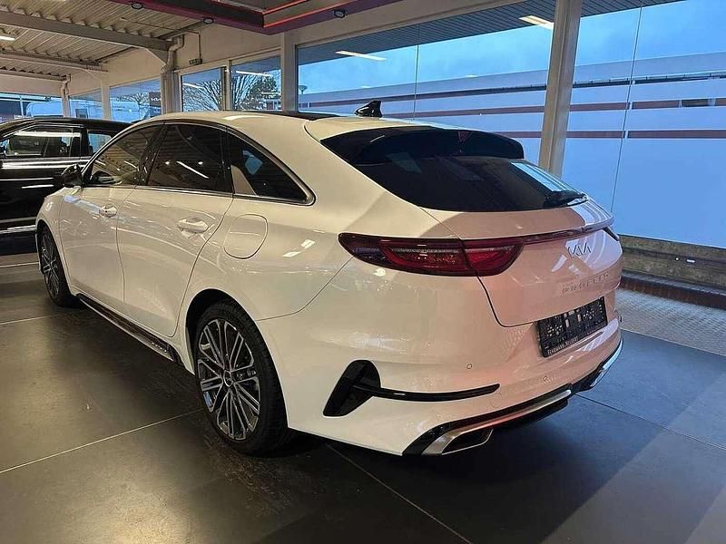 Second-hand Kia ProCeed 140 CP (102 kW) 2024 Alb Hatchback
