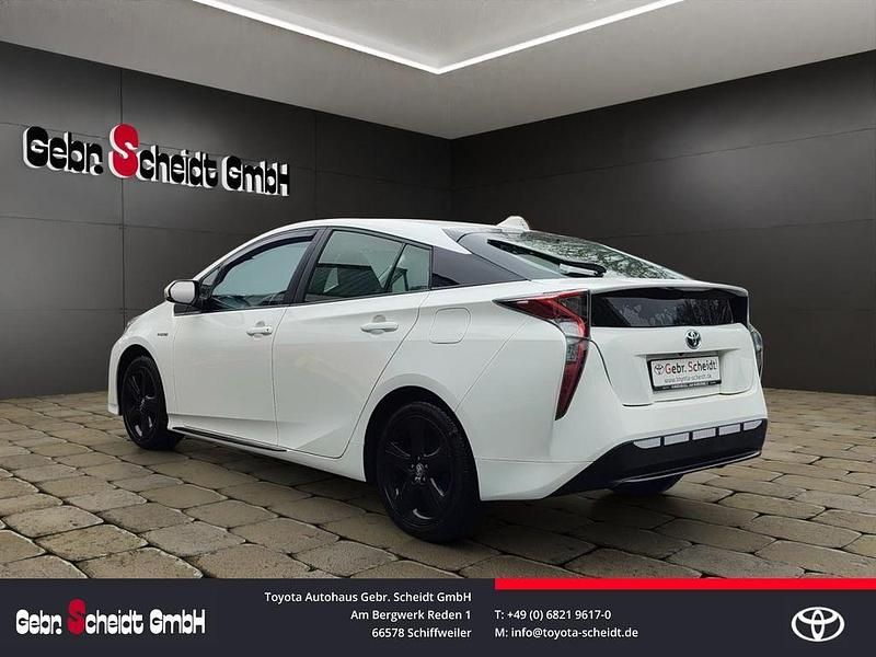 Gebraucht Toyota Prius Comfort 122 PS (89 kW) 2018 Super white 2 Kleinwagen