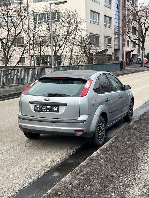 Gebraucht Ford Focus Sport 101 PS (74 kW) 2005 Silber Limousine