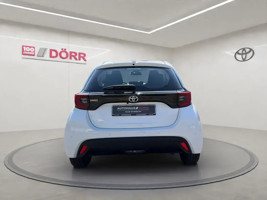 Gebraucht Toyota Yaris Team 125 PS (91 kW) 2021 Weiß Kleinwagen