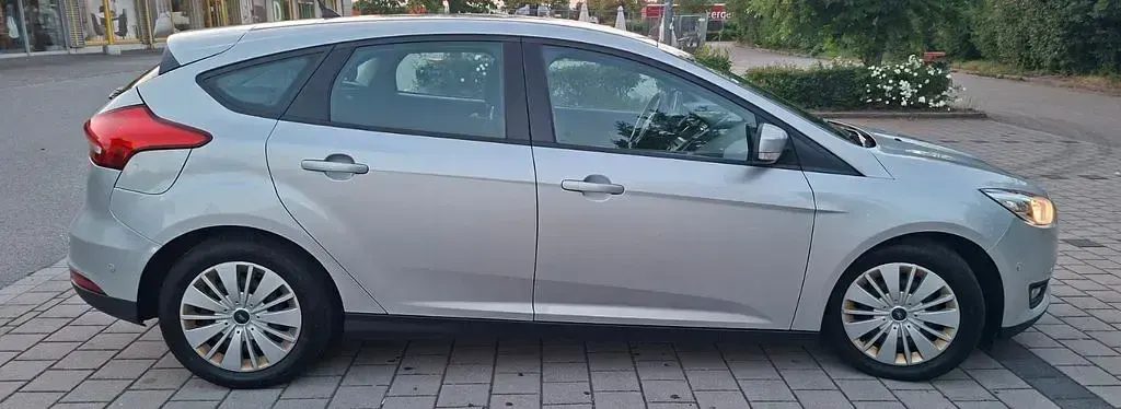 Gebraucht Ford Focus Business Edition 120 PS (88 kW) 2017 Silber Limousine