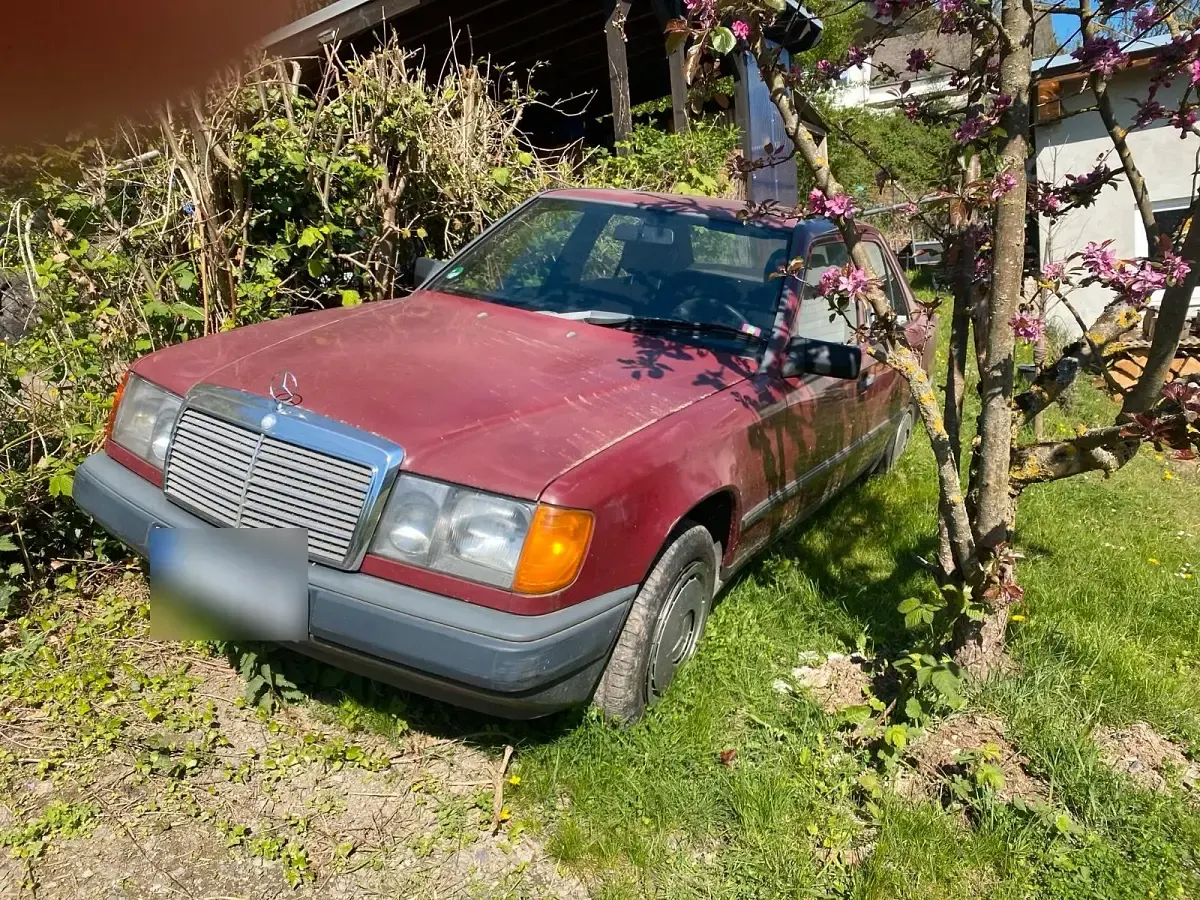 Second-hand Mercedes 200 1987 Roșu Berlinǎ
