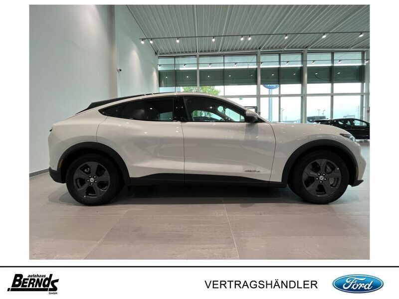 Gebraucht Ford Mustang Mach-E 197 kW (269 PS) 2022 Starwhite platinium metallic SUV