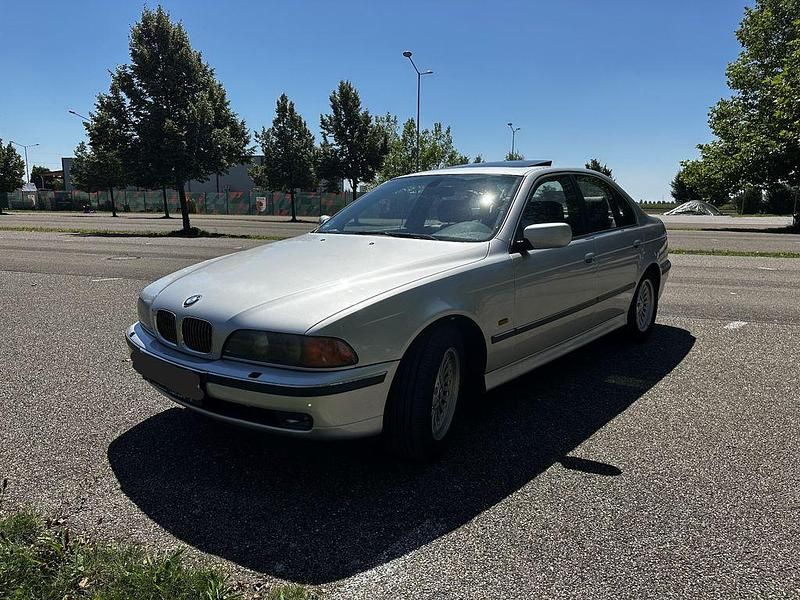 Silber Gebraucht 1999 BMW 535 Limousine | 7.500 € (Fairer Preis) - Bild 1/4