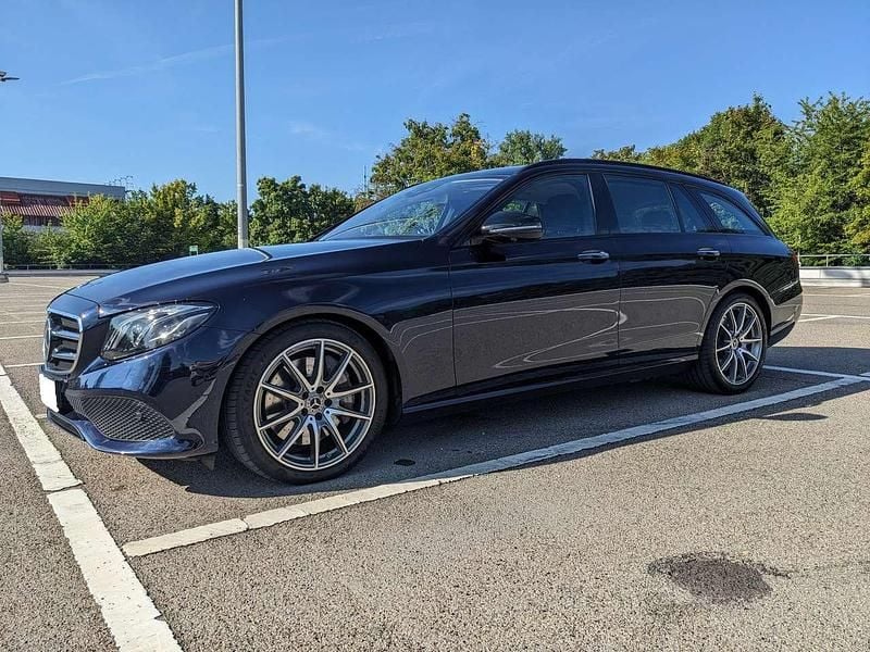 Blau Gebraucht 2019 Mercedes E450 Avantgarde Kombi | 34.500 € (Guter Preis) - Bild 1/4