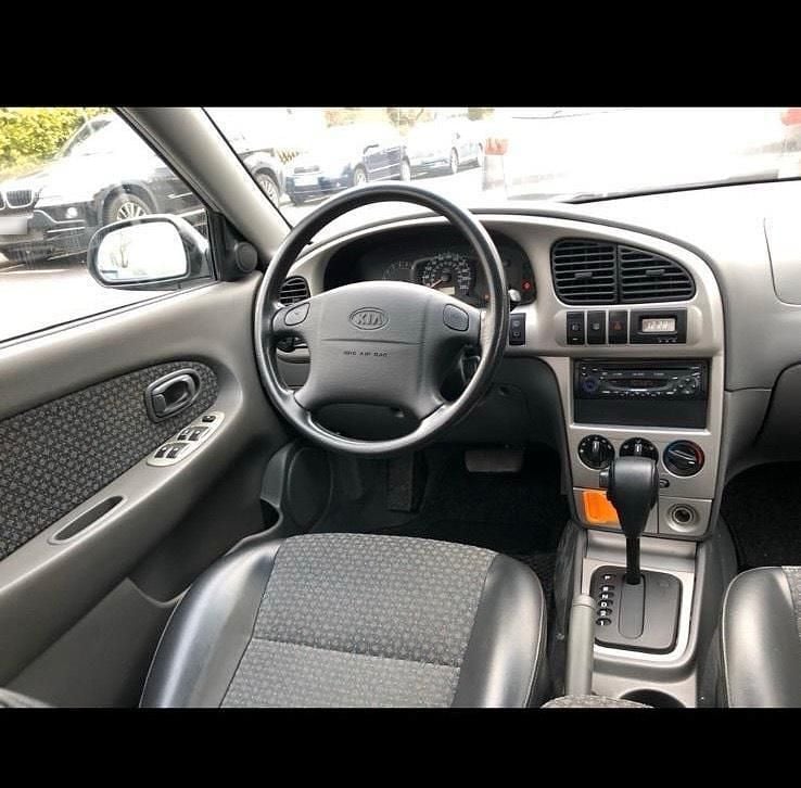 Gebraucht Kia Shuma 102 PS (75 kW) 2001 Silber Kleinwagen