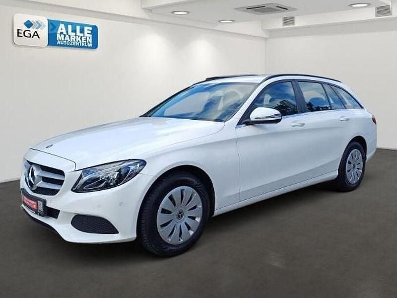 Gebraucht Mercedes C180 156 PS (114 kW) 2018 Weiß Limousine