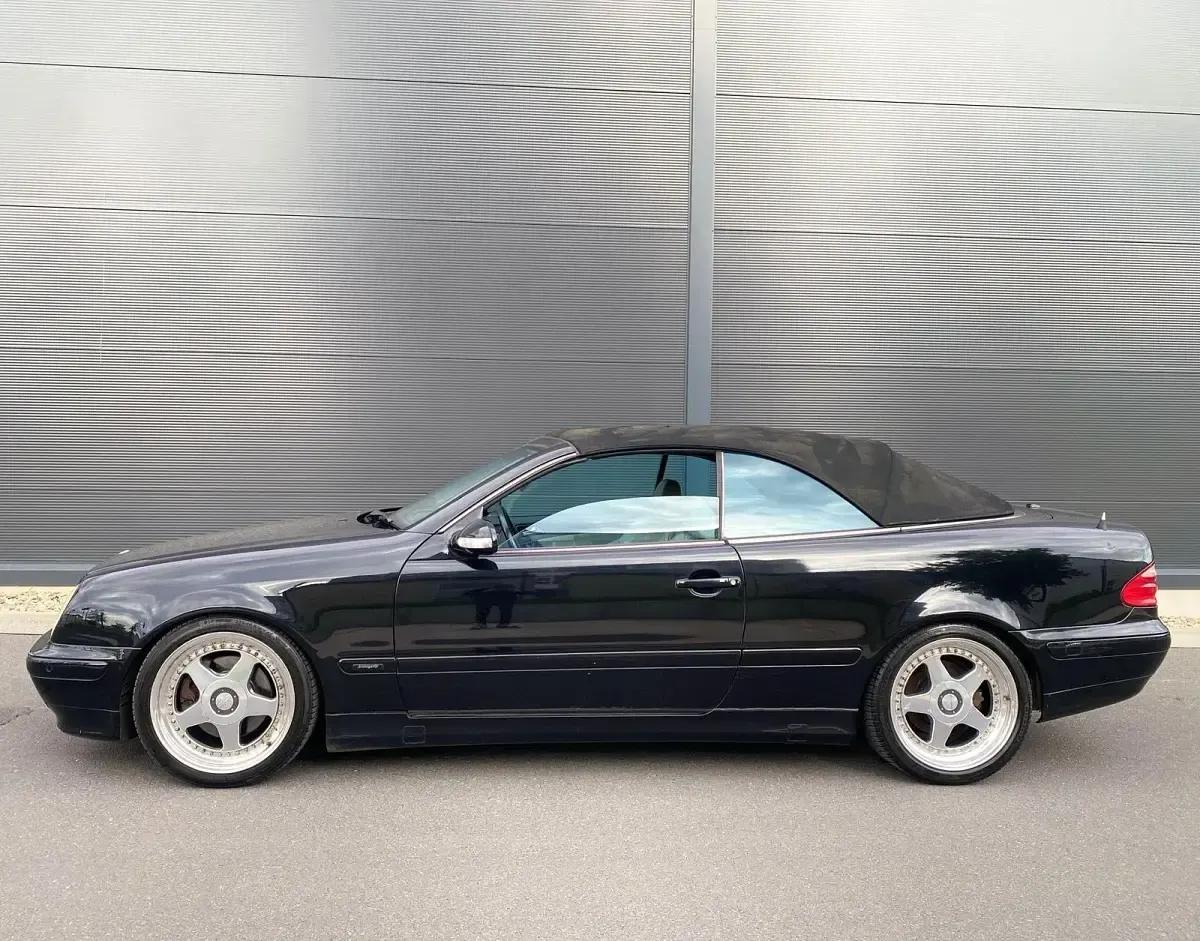 Gebraucht Mercedes CLK320 218 PS (160 kW) 2002 Schwarz Cabrio