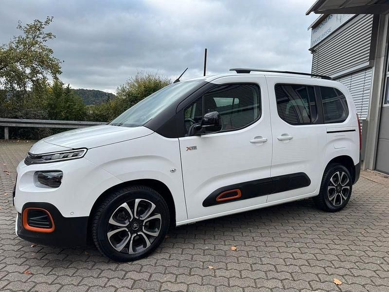 Weiß Gebraucht 2020 Citroën Berlingo XTR Van / Kleinbus | 18.900 € (Fairer Preis) - Bild 1/4