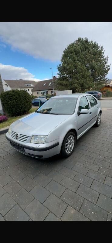 Gebraucht 2002 VW Bora Limousine | 3.500 € (Teuer) - Bild 1/4