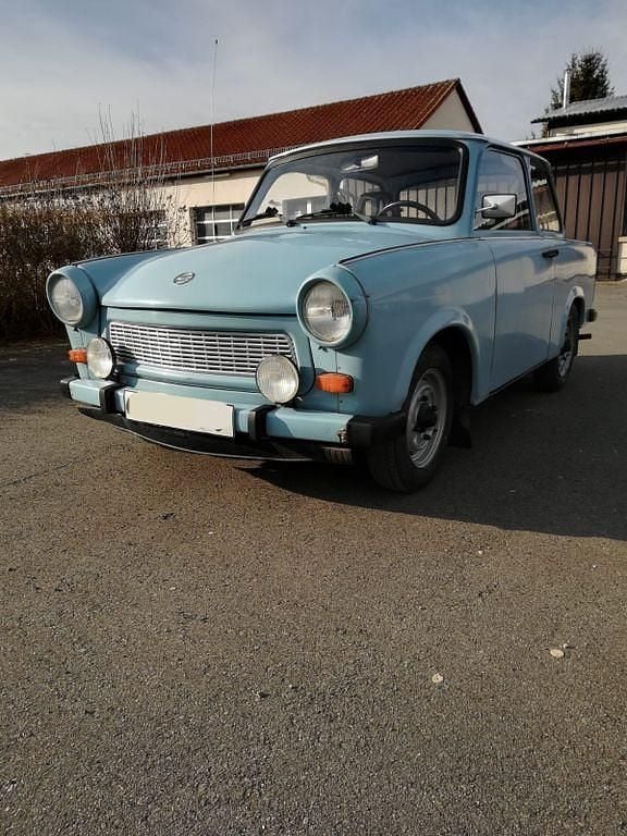 Blau Gebraucht 1989 Trabant 601 Limousine | 5.999 € - Bild 1/4