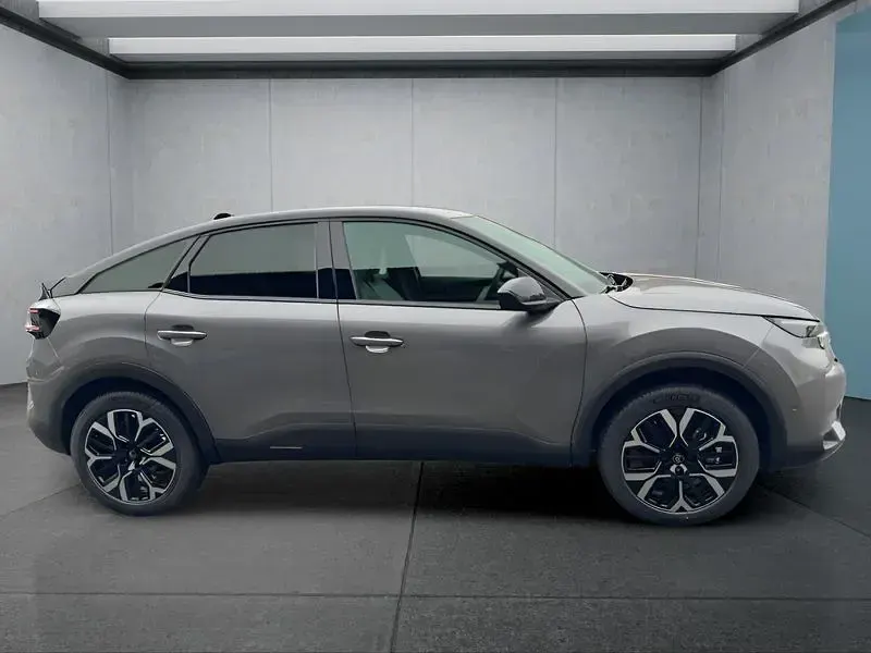 Neu Citroën C4 131 PS (96 kW) 2025 Grau SUV