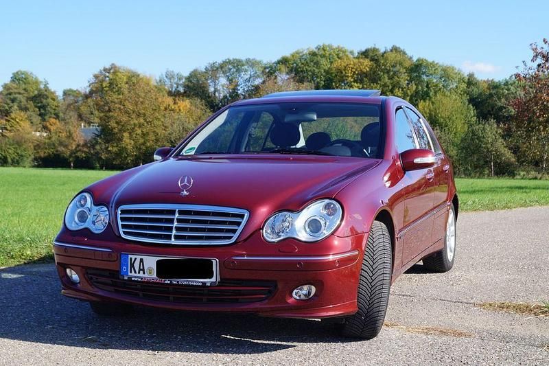Rot Gebraucht 2005 Mercedes C180 Elegance Limousine | 6.250 € (Etwas zu teuer) - Bild 1/4