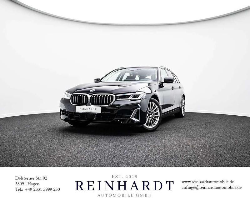 Black sapphire metallic Gebraucht 2023 BMW 530 Luxury Line Kombi | 37.015 € (Fairer Preis) - Bild 1/3