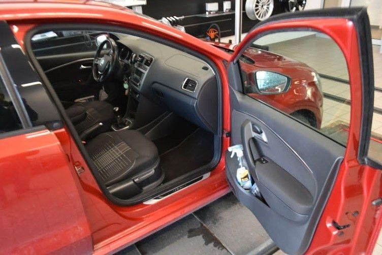 Gebraucht VW Polo LOUNGE 90 PS (66 kW) 2015 Rot Limousine