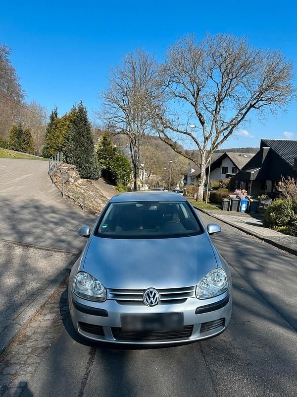 Gebraucht VW Golf V 102 PS (75 kW) 2004 Silber Kleinwagen