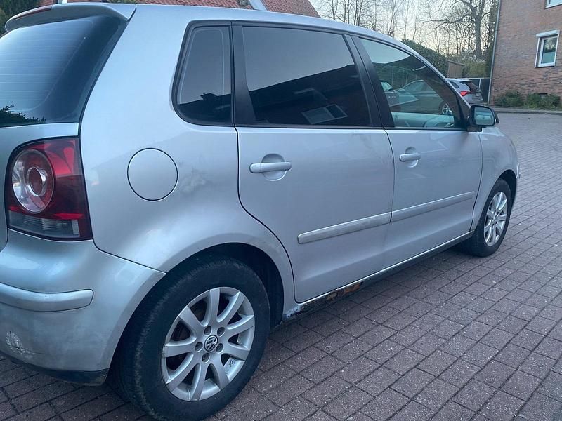 Gebraucht VW Polo 80 PS (58 kW) 2006 Silber Kleinwagen