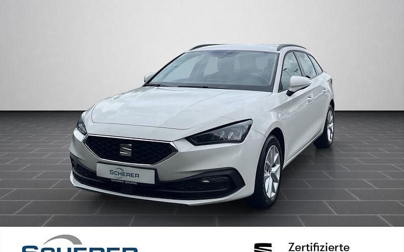 Weiß Gebraucht 2022 Seat Leon ST Style Kombi | 18.380 € (Guter Preis) - Bild 1/4