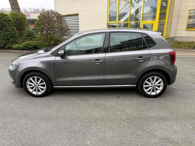 Gebraucht VW Polo LOUNGE 75 PS (55 kW) 2016 Grau Limousine