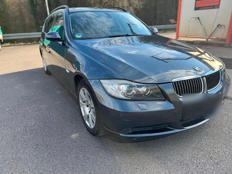 Gebraucht BMW 325 218 PS (160 kW) 2007 Grau Kombi