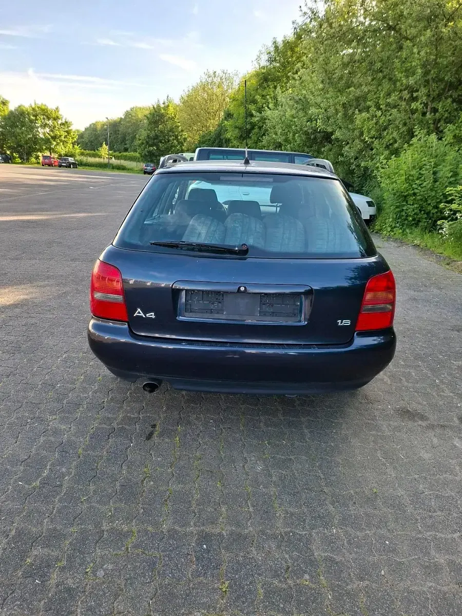 Gebraucht Audi A4 125 PS (91 kW) 1998 Blau Kombi