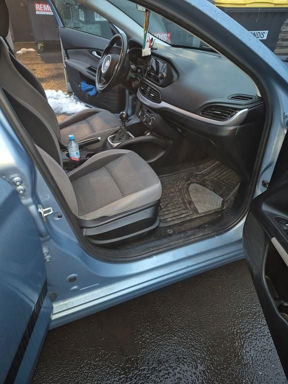 Gebraucht Fiat Tipo Lounge 95 PS (69 kW) 2016 Blau Limousine