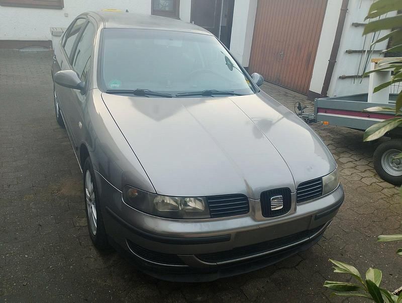 Second-hand Seat Leon 75 CP (55 kW) 2004 Gri Hatchback