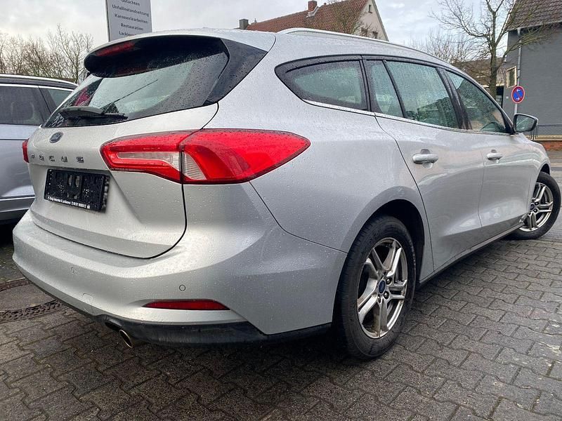 Gebraucht Ford Focus Cool & Connect 120 PS (88 kW) 2019 Silber Kombi