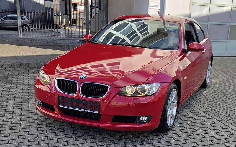 Rot Gebraucht 2008 BMW 320 Sport Line Coupé | 8.950 € (Teuer) - Bild 1/4