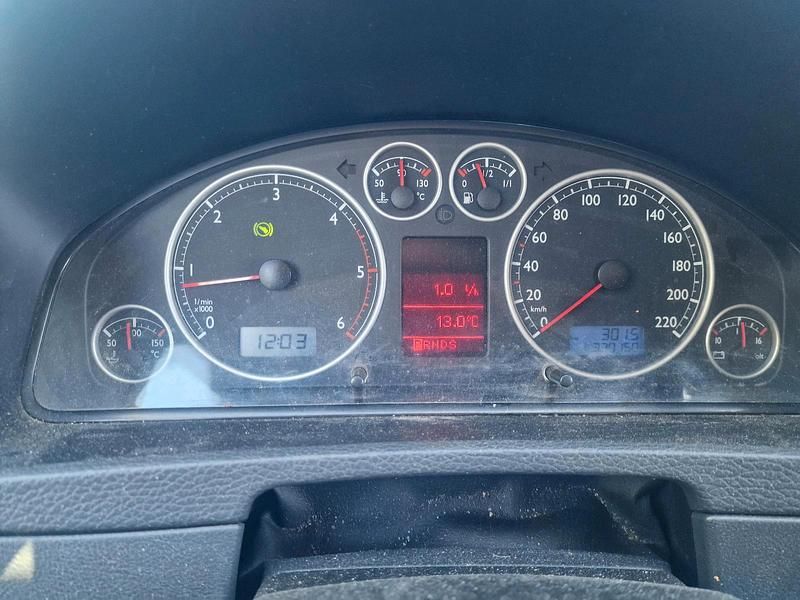 Gebraucht VW Multivan United 131 PS (96 kW) 2009 Weiß Van / Kleinbus