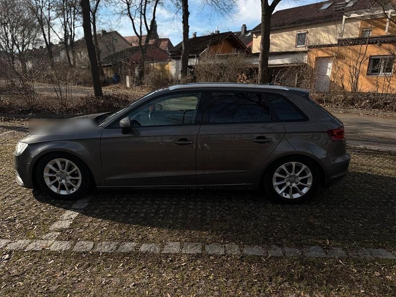 Gebraucht Audi A3 125 PS (91 kW) 2013 Grau Kleinwagen
