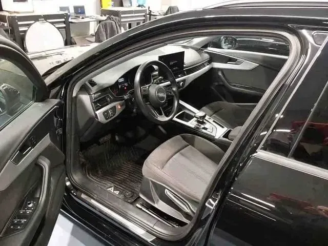 Gebraucht Audi A4 Advanced 150 PS (110 kW) 2022 Mythosschwarz metallic Kombi