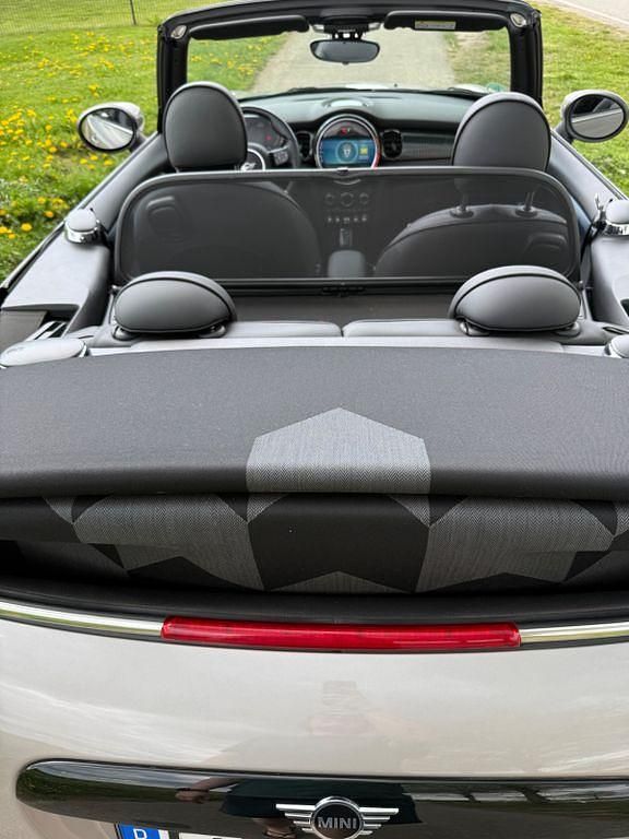 Używany Mini Cooper 136 KM (100 kW) 2022 Beżowy Hatchback