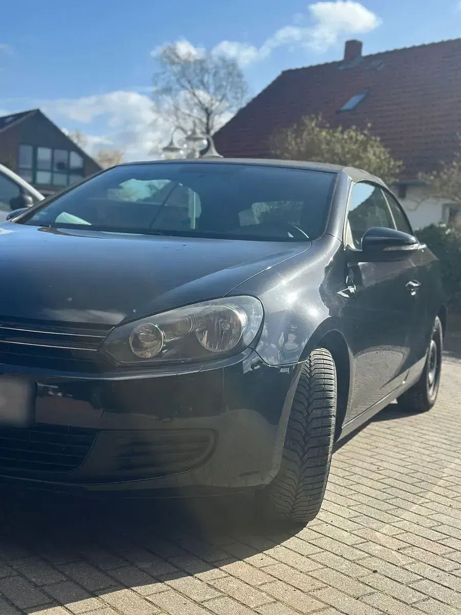 Gebraucht VW Golf 105 PS (77 kW) 2011 Schwarz Cabrio