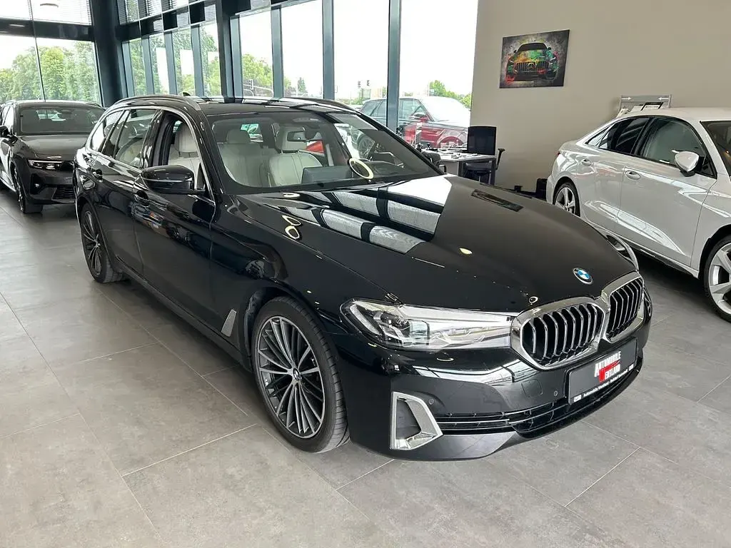 Gebraucht BMW 520 Luxury Line 190 PS (139 kW) 2022 Schwarz Limousine