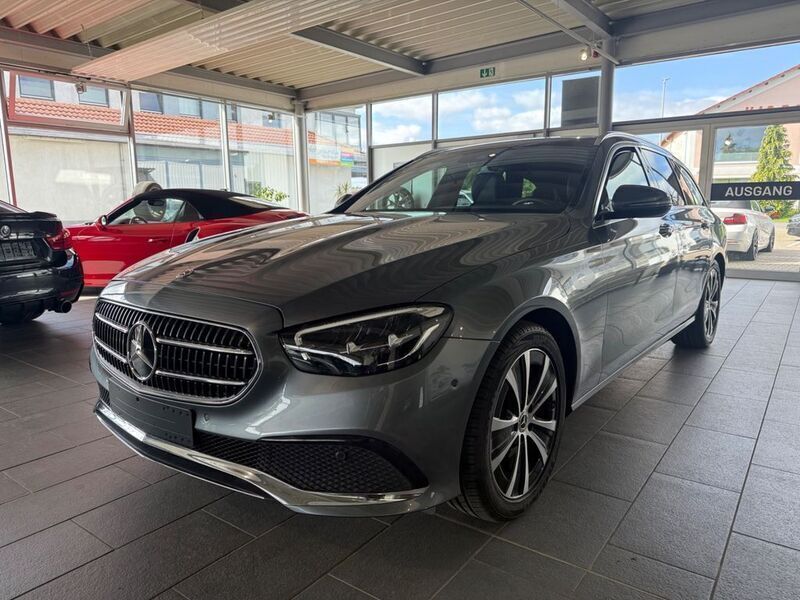 Grau Gebraucht 2023 Mercedes E200 Kombi | 39.900 € (Guter Preis) - Bild 1/4