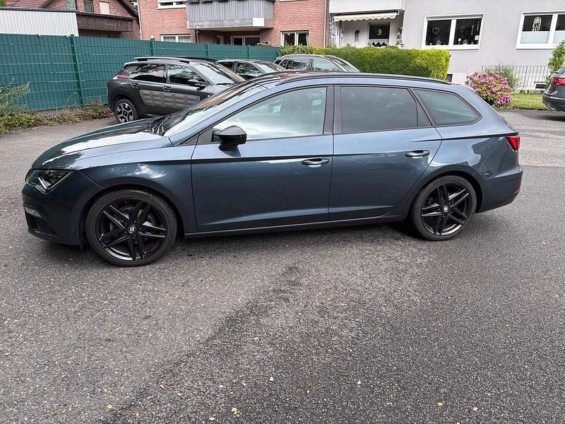 Blau Gebraucht 2020 Seat Leon ST Beats Kombi | 17.900 € (Fairer Preis) - Bild 1/4