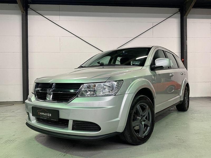 Gebraucht Dodge Journey SE 170 PS (125 kW) 2010 Silber SUV