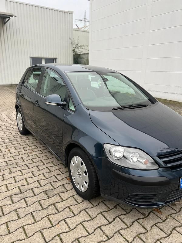 Gebraucht VW Golf IV 106 PS (77 kW) 2005 Blau Kleinwagen