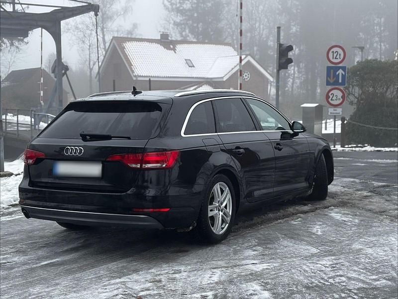 Gebraucht Audi A4 Sport 150 PS (110 kW) 2017 Schwarz Kombi