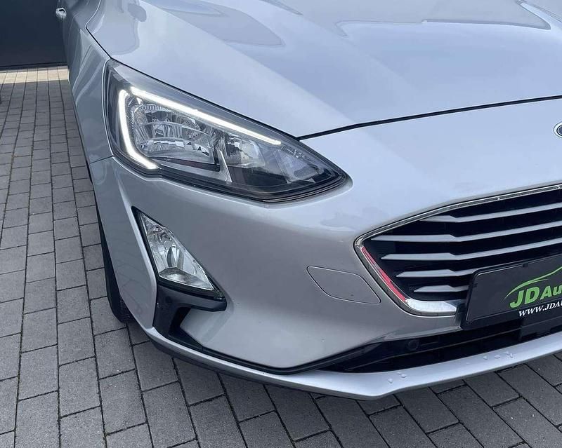 Gebraucht Ford Focus Cool & Connect 120 PS (88 kW) 2020 Polarsilber metallic Kombi