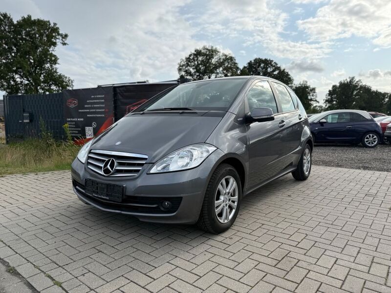Grau Gebraucht 2009 Mercedes A160 Limousine | 4.490 € (Fairer Preis) - Bild 1/4