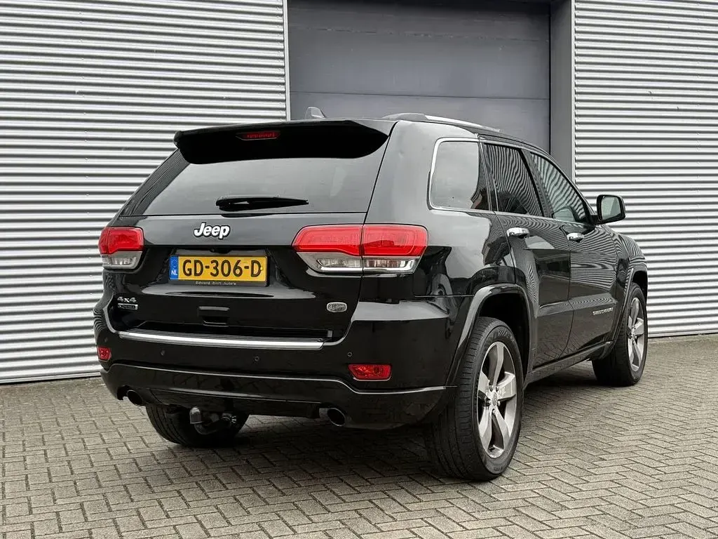Gebraucht Jeep Grand Cherokee Overland 252 PS (185 kW) 2014 Schwarz SUV